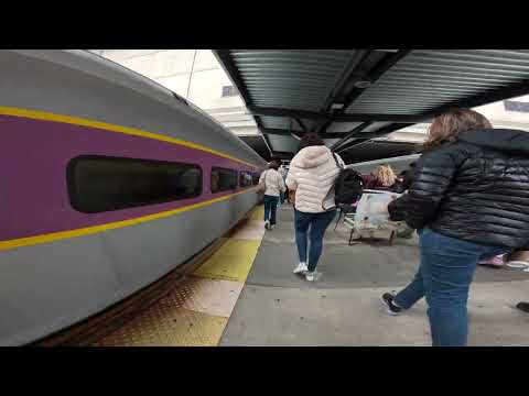 Boston 4K Walking Tour - T MBTA NORTH STATION - Walking Off the Commuter Rail FULL Look Inside 🚇